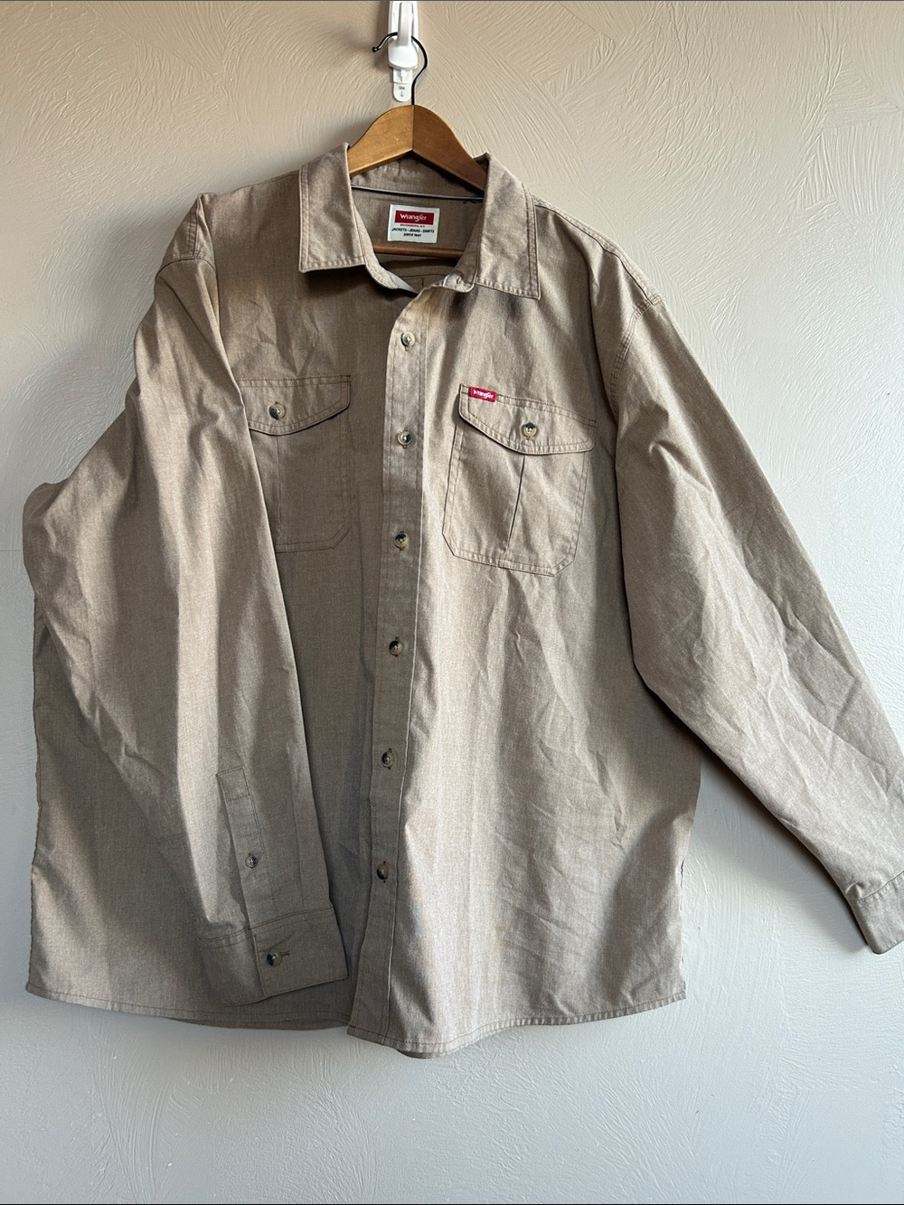 Wrangler Workwear Button-Up Jacket in Khaki Color. Size 2XL.
